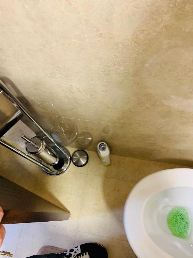 Garsoniera Lux Centru Pietonal Tirgu - Jiu Διαμέρισμα Târgu Jiu Εξωτερικό φωτογραφία